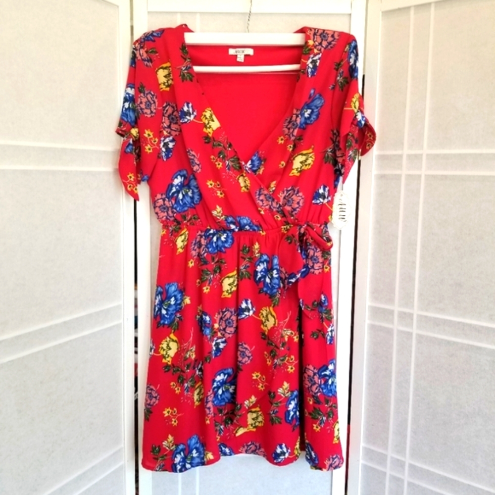 NWT! Women's floral red full wrap dress size M